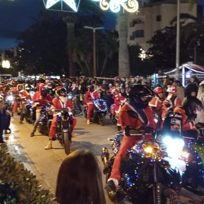 Motoristas en la cercavila Papa Noel