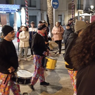 Batucada percufenòmens cercavila Papa Noel