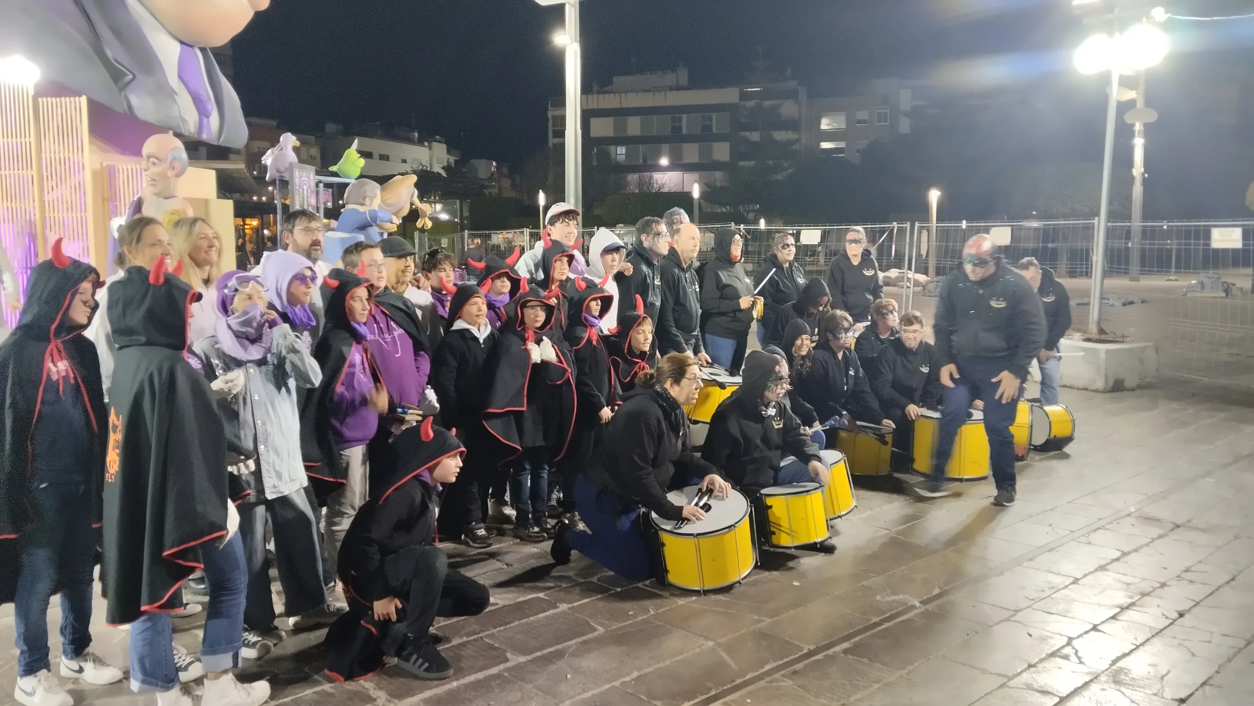 Grupo de dimonis y Percufeòmens