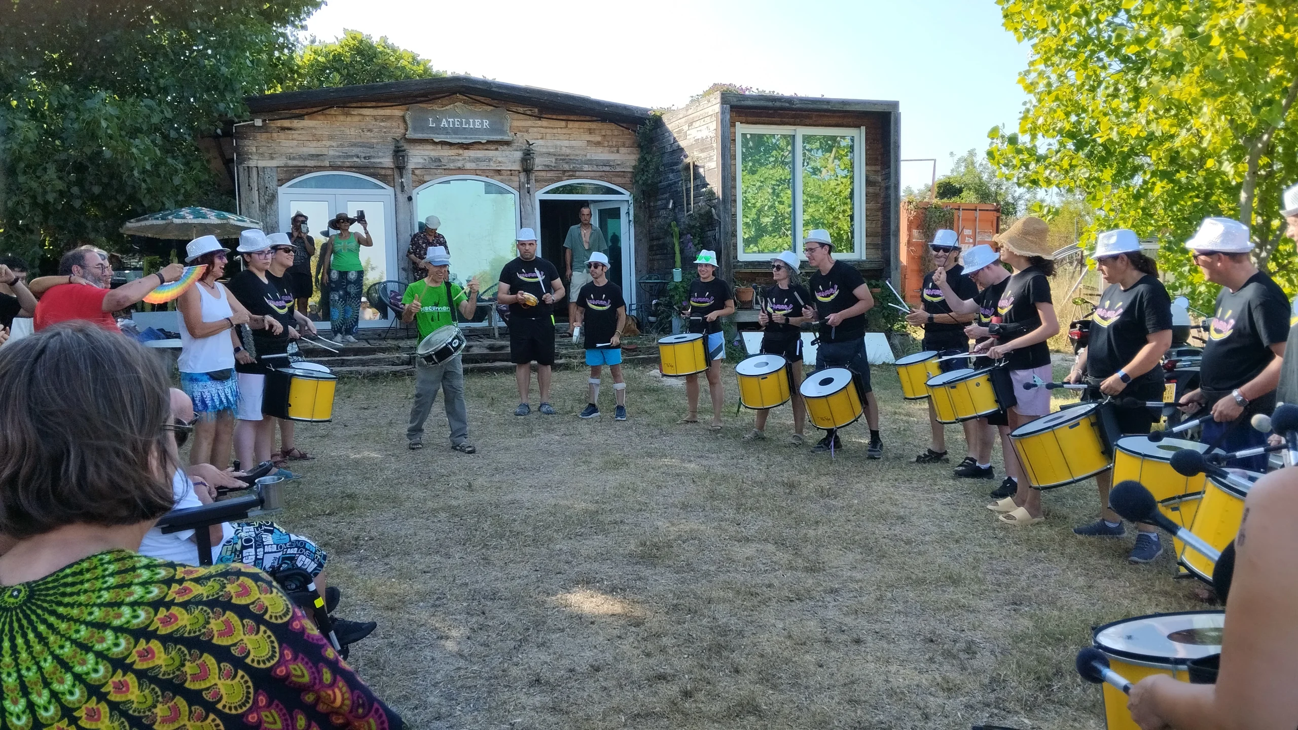 Actuación Batucada Percufenòmens