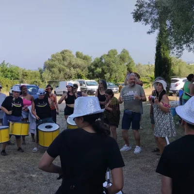 Asistentes a la batucada